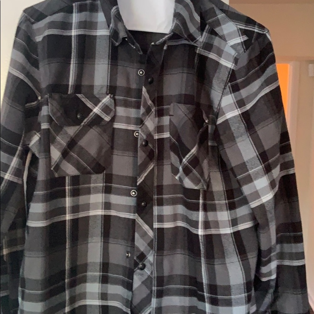 Volcom black and grey plaid flannel